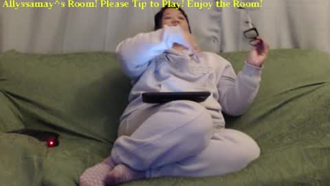 Allyssamay online show from 01/10/25, 04:22