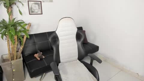 allyssann online show from 02/24/26, 12:08