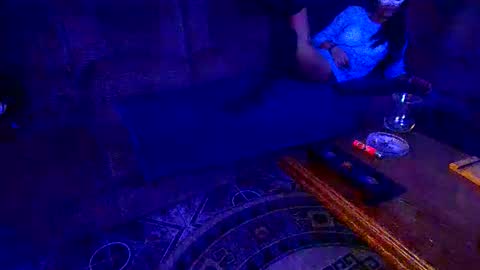 LaraIan online show from 12/04/25, 02:59