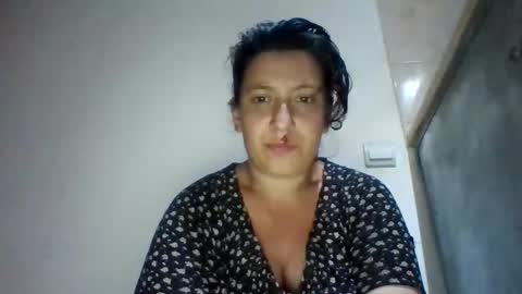 Snapshot of alma_amy chatting on 06/04/26, 08:37 Alma online show from 06/04/26, 08:37