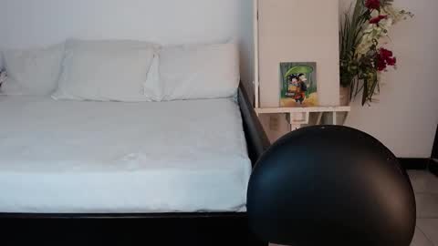 Snapshot of alma_art_ chatting on 03/13/26, 08:15 alma_art_ online show from 03/13/26, 08:15