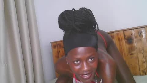 Snapshot of alma_feliz chatting on 06/17/26, 02:58 alma online show from 06/17/26, 02:58
