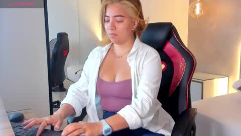 ALMA FENIX  online show from 11/20/25, 12:38