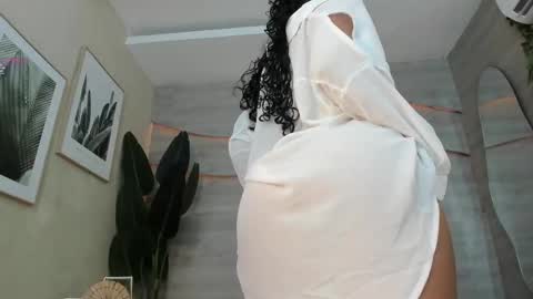 Snapshot of alma_leon chatting on 10/02/25, 11:50 Alma Len online show from 10/02/25, 11:50