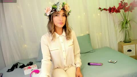 alma_rose_ online show from 04/16/26, 06:52