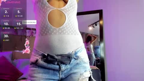 alma_rose_ online show from 05/28/26, 04:48