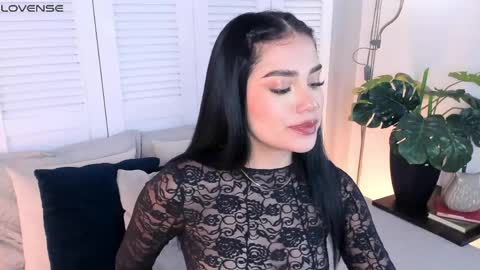 Mia online show from 04/25/26, 01:41