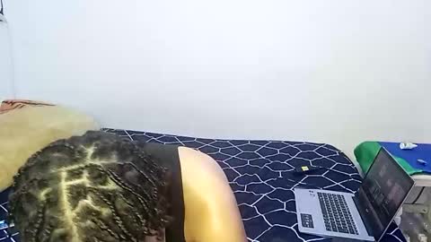 Snapshot of alman_femdomm chatting on 10/31/25, 12:55 Isahias online show from 10/31/25, 12:55