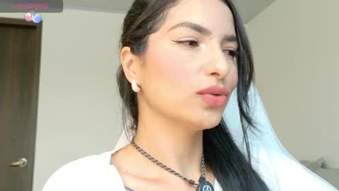 Snapshot of almatease chatting on 05/21/26, 02:57 Alma online show from 05/21/26, 02:57
