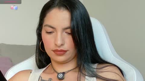 Snapshot of almatease chatting on 05/26/26, 01:07 Alma online show from 05/26/26, 01:07