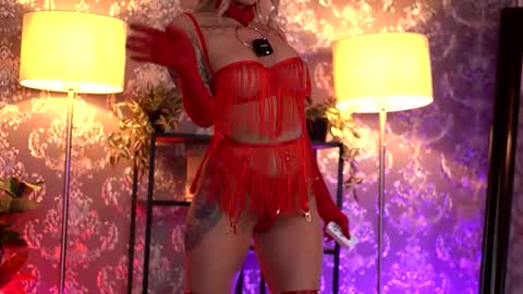 Snapshot of almavelia chatting on 11/15/25, 08:38 Alma online show from 11/15/25, 08:38