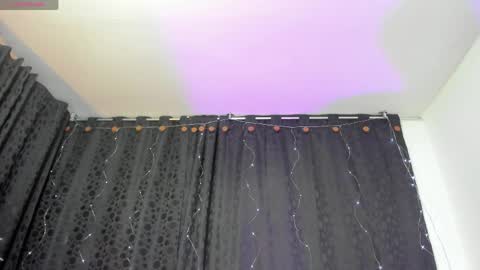 Snapshot of almazz_ chatting on 05/02/26, 08:25 Santy online show from 05/02/26, 08:25