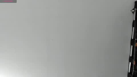Snapshot of almazz_ chatting on 05/19/26, 07:20 Santy online show from 05/19/26, 07:20