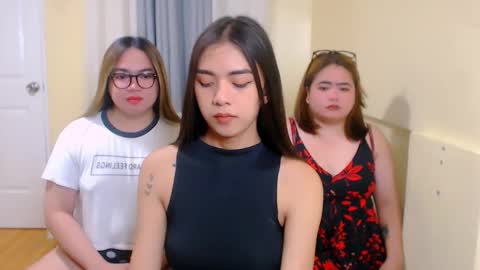 Snapshot of almirablont13 chatting on 03/25/26, 12:49 Almira online show from 03/25/26, 12:49