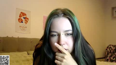 Lina online show from 09/18/25, 03:47