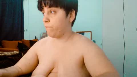 Snapshot of almondonwheels chatting on 11/21/25, 09:57 Almond online show from 11/21/25, 09:57