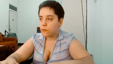 Snapshot of almondonwheels chatting on 01/10/26, 02:02 Almond online show from 01/10/26, 02:02