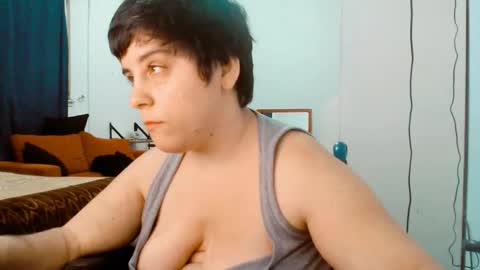 Snapshot of almondonwheels chatting on 03/25/26, 11:33 Almond online show from 03/25/26, 11:33