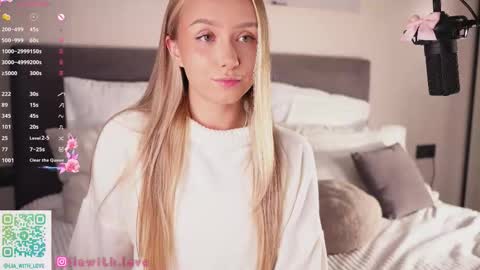 Snapshot of alodiaacomb chatting on 09/12/25, 03:17 Lia online show from 09/12/25, 03:17