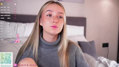 Snapshot of alodiaacomb chatting on 09/30/25, 01:21 Lia online show from 09/30/25, 01:21