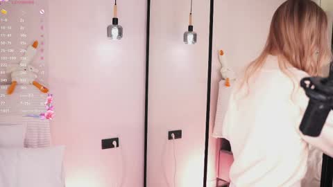 Lia online show from 05/17/26, 03:04