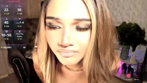 alodialuxts online show from 10/22/25, 07:46