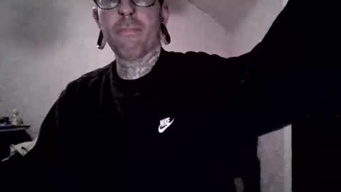 Snapshot of aloewish chatting on 11/16/25, 08:31 Aloe online show from 11/16/25, 08:31