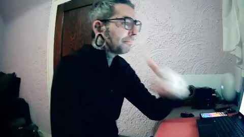 Aloe online show from 11/18/25, 03:34