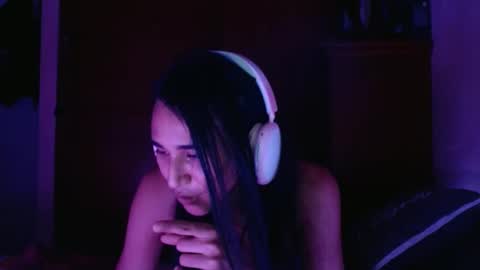Snapshot of alogenotwink chatting on 12/18/24, 11:08 STEPHAN  online show from 12/18/24, 11:08