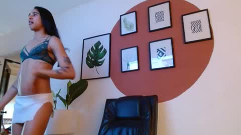 Snapshot of alogenotwink chatting on 02/11/25, 06:01 STEPHAN  online show from 02/11/25, 06:01