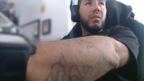 simplyfaded online show from 11/01/25, 09:28