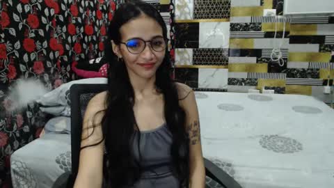 Snapshot of alondra_aleng_ereng chatting on 01/18/25, 02:23 Alondra  online show from 01/18/25, 02:23