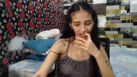 Snapshot of alondra_aleng_ereng chatting on 02/06/25, 09:49 Alondra  online show from 02/06/25, 09:49