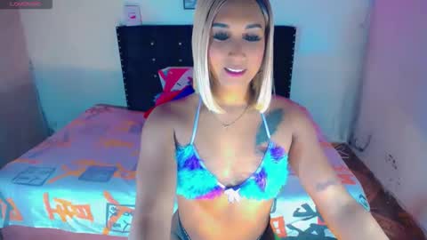 Snapshot of alondragill_ chatting on 04/25/26, 01:19 alondragill_ online show from 04/25/26, 01:19