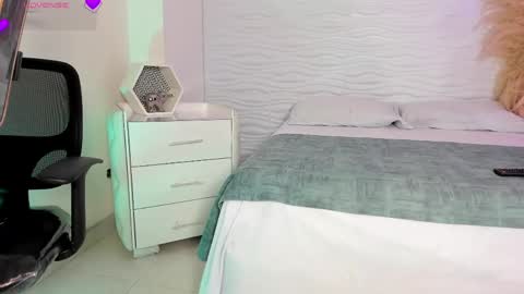 Snapshot of alondrasoomer chatting on 04/13/26, 04:18 ALONDRA CUTE online show from 04/13/26, 04:18