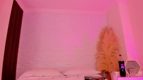 Snapshot of alondrasoomer chatting on 04/17/26, 04:37 ALONDRA CUTE online show from 04/17/26, 04:37