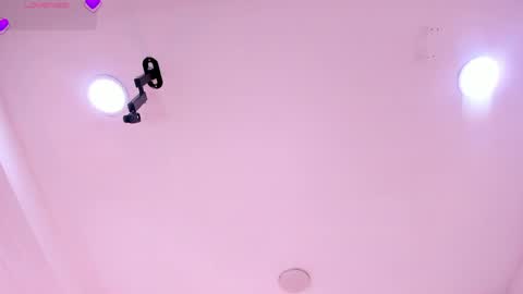 Snapshot of alondrasoomer chatting on 04/20/26, 04:26 ALONDRA CUTE online show from 04/20/26, 04:26