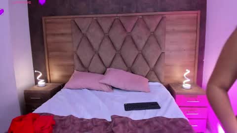 Snapshot of alondrasoomer chatting on 05/01/26, 05:12 ALONDRA CUTE online show from 05/01/26, 05:12