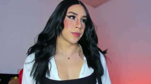 Snapshot of alonehazel chatting on 10/28/25, 07:01 Hazel Bowie online show from 10/28/25, 07:01