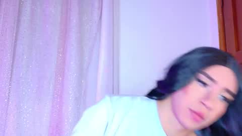 Hazel Bowie online show from 03/17/26, 04:17