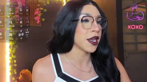 Snapshot of alonehazel chatting on 06/18/26, 10:36 Hazel Bowie online show from 06/18/26, 10:36