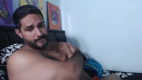 Snapshot of alonxoo chatting on 05/30/26, 01:35 alonxoo online show from 05/30/26, 01:35