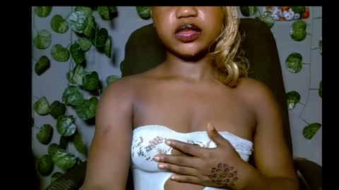 Snapshot of alosexy_bae chatting on 04/13/26, 01:11 alo online show from 04/13/26, 01:11