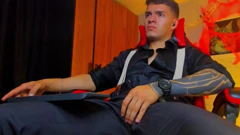 alpha_dominus_ online show from 10/15/25, 04:01