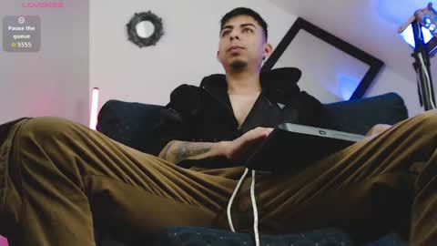 Snapshot of alpha_latino_ chatting on 05/18/26, 07:25 alpha_latino_ online show from 05/18/26, 07:25