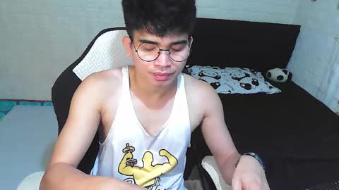 Snapshot of alpha_rider chatting on 10/21/25, 03:24 Angelo online show from 10/21/25, 03:24