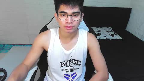 Snapshot of alpha_rider chatting on 11/20/25, 04:01 Angelo online show from 11/20/25, 04:01