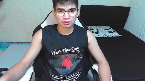 Snapshot of alpha_rider chatting on 11/25/25, 06:24 Angelo online show from 11/25/25, 06:24