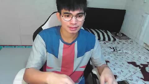 Snapshot of alpha_rider chatting on 12/19/25, 05:25 Angelo online show from 12/19/25, 05:25