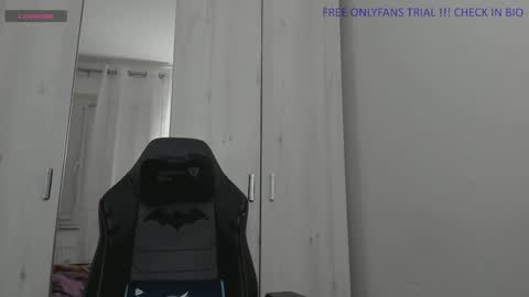 Snapshot of alphaboyfun chatting on 12/30/24, 08:47 Andi online show from 12/30/24, 08:47